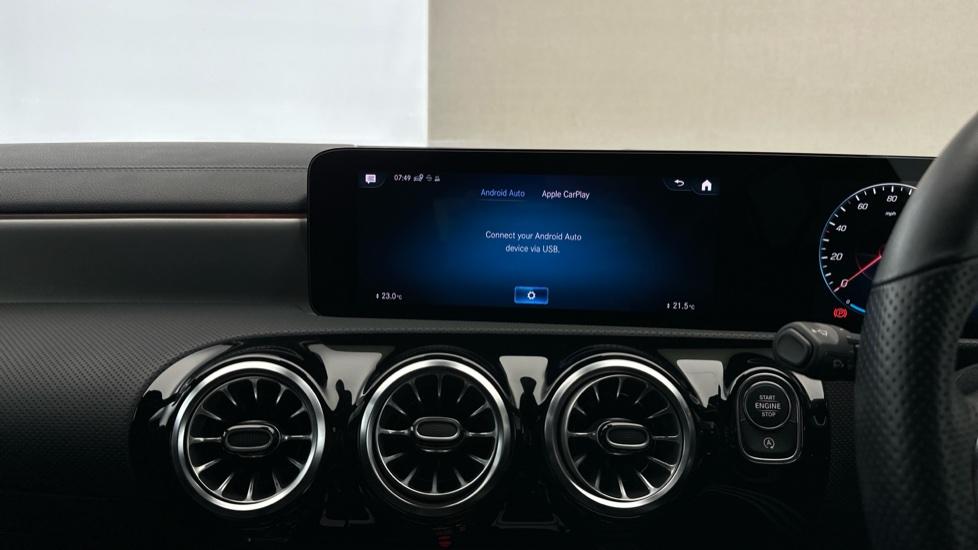 Apple Car Play & Android Auto