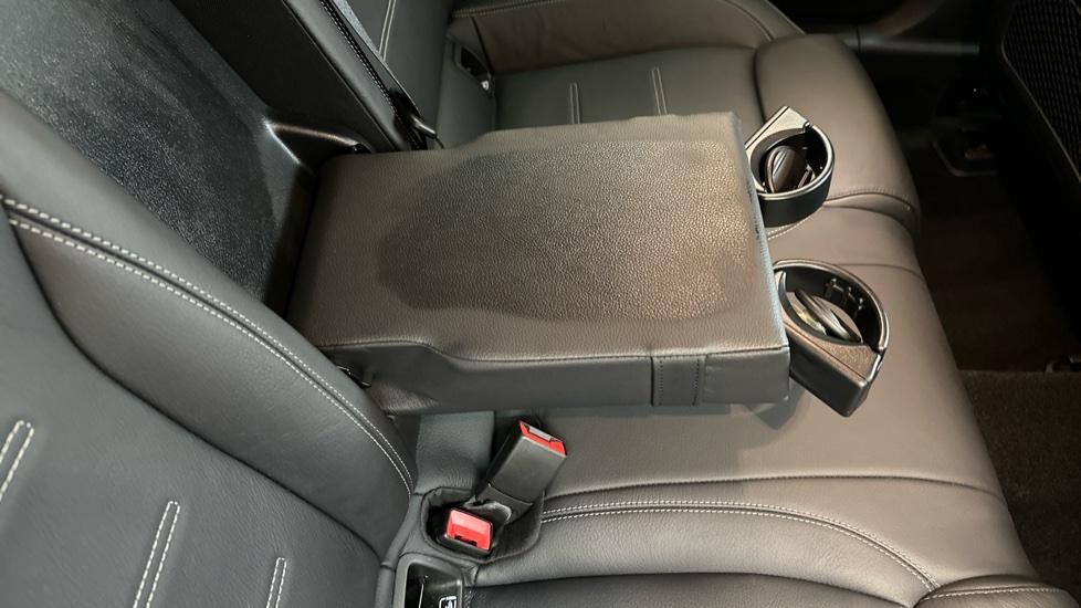 Rear Armrest/ Cup Holder