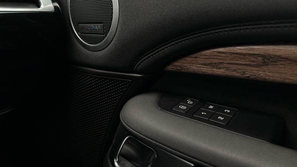 Upgrade Speaker System / Memory Seats 