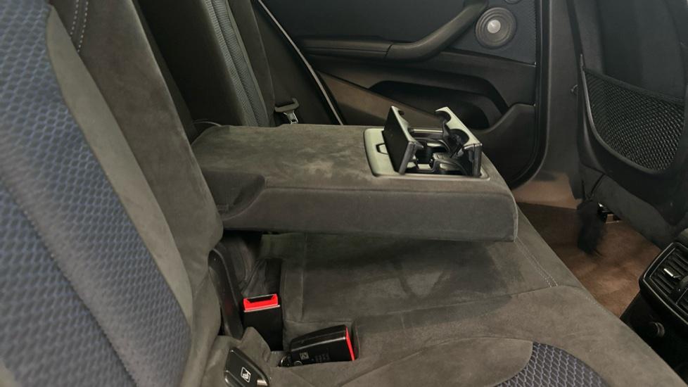 Rear Armrest/ Cup Holder