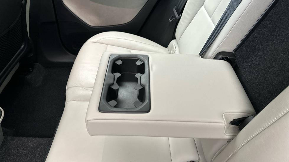 Rear Armrest/ Cup Holder