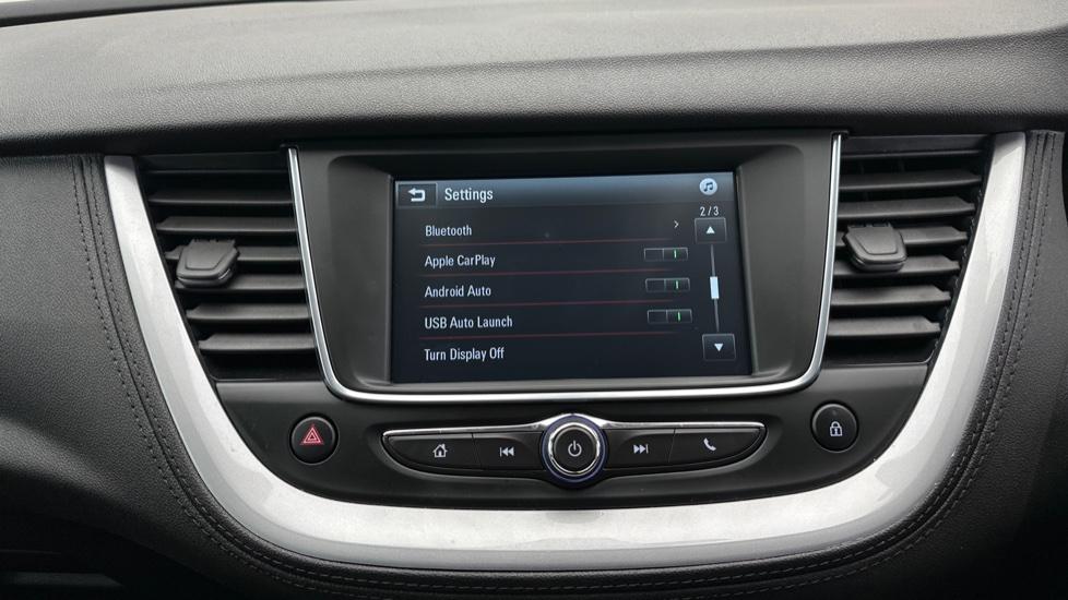 Apple CarPlay / Android Auto / Bluetooth 