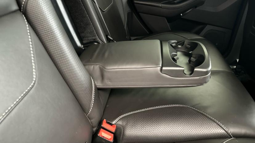 Rear Armrest/ Cup Holder