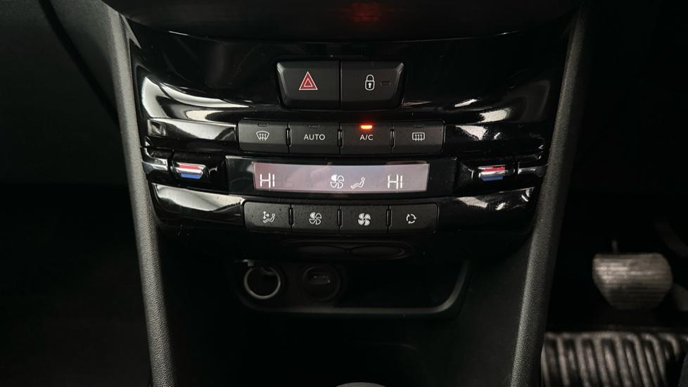 Dual Climate Control / Air Conditioning 