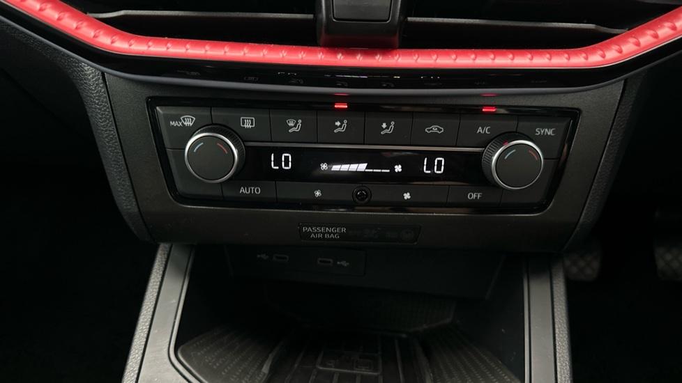 Air Conditioning /Dual Climate Control 