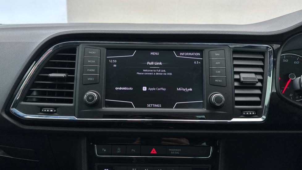 Apple CarPlay/ Android auto 