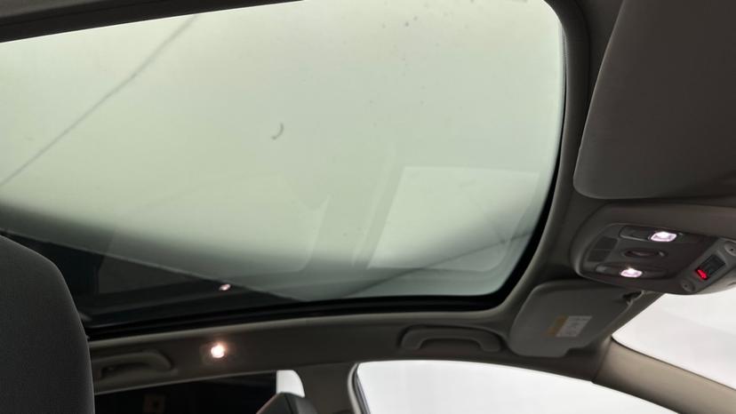 Sunroof/ Panoramic roof 