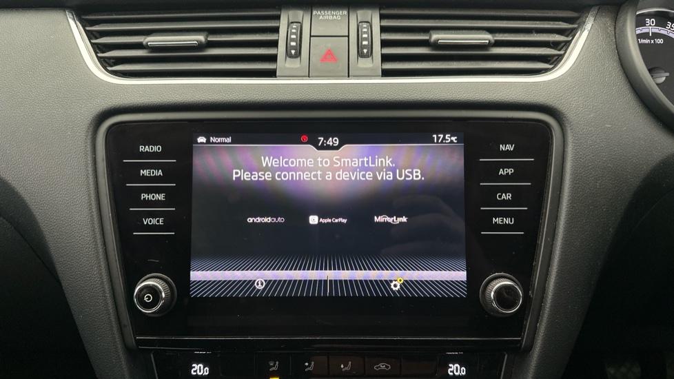 Apple Car Play & Android Auto