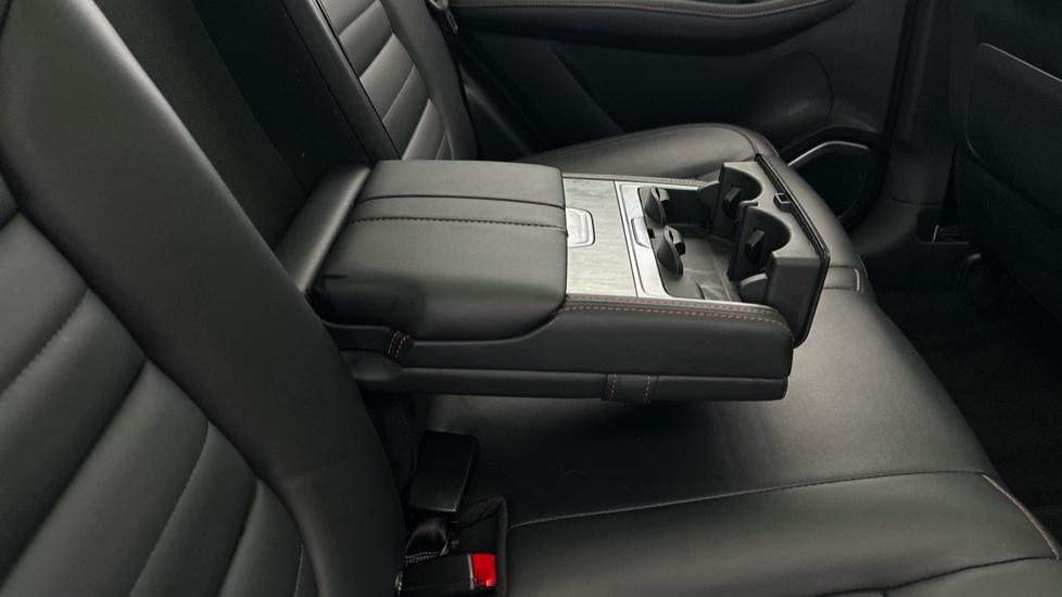 Rear Armrest/ Cup Holder