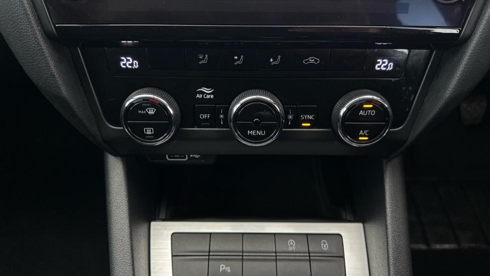 Air Conditioning /Dual Climate Control 