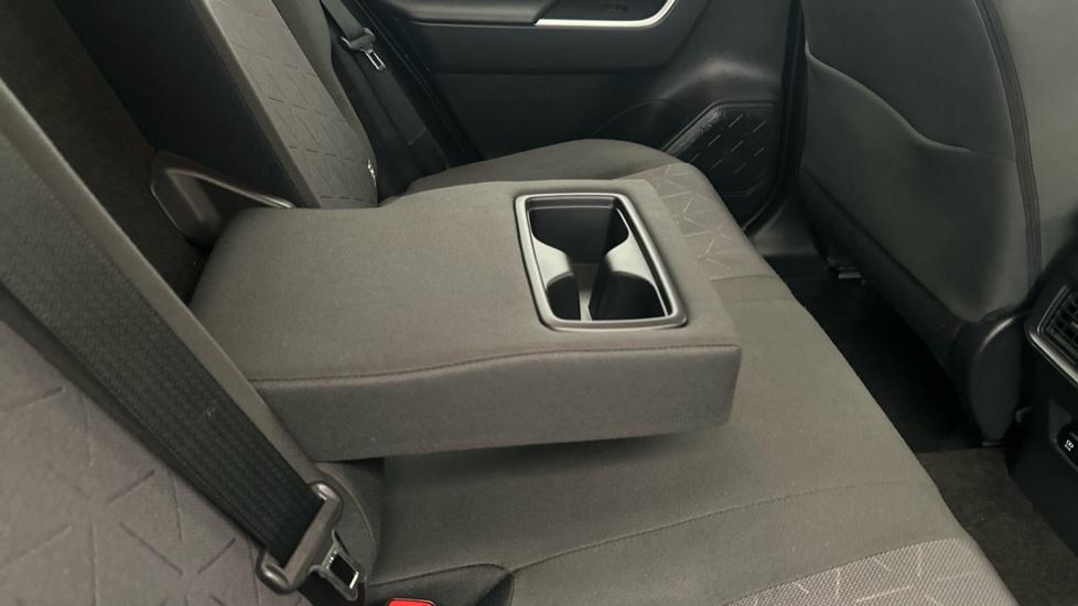 Rear Armrest/ Cup Holder