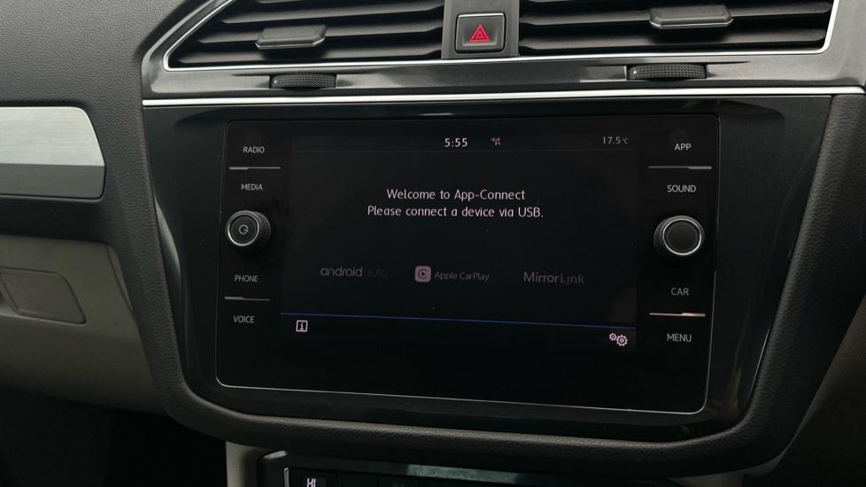 Apple Car Play & Android Auto