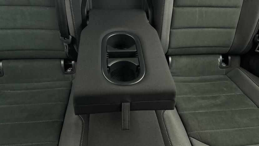 Rear Armrest/ Cup Holder