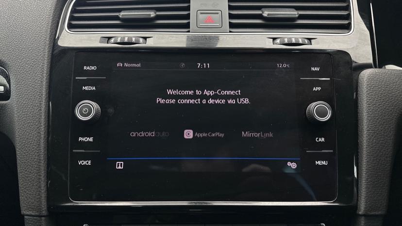 Apple CarPlay/Android auto 