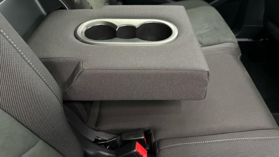 Rear Armrest/ Cup Holder