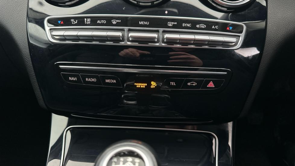 Dual Climate Control / Air Conditioning 