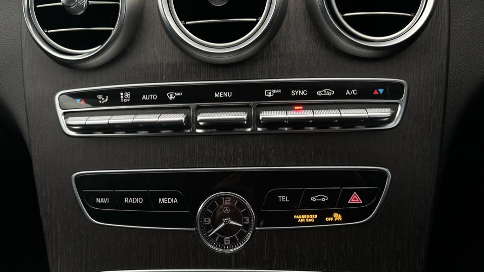 Air Conditioning /Dual Climate Control 