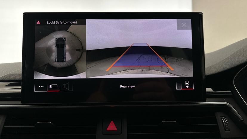 Rear View Camera /360/Park Pilot 