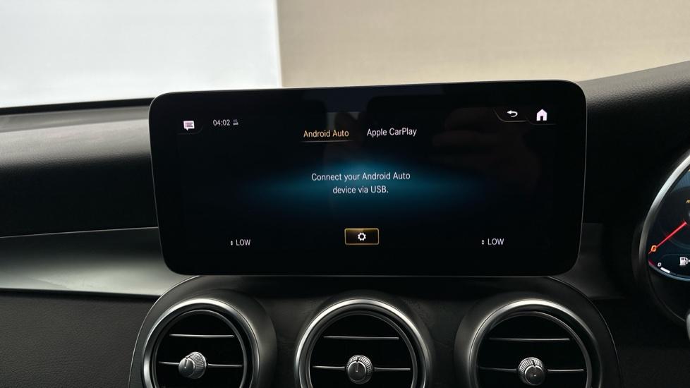 Apple Car Play & Android Auto