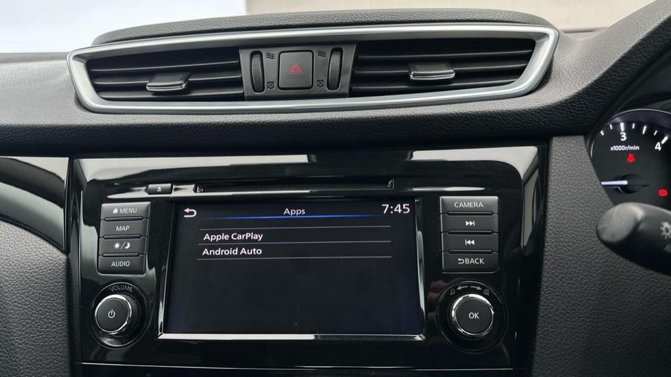 Apple CarPlay / Android Auto 