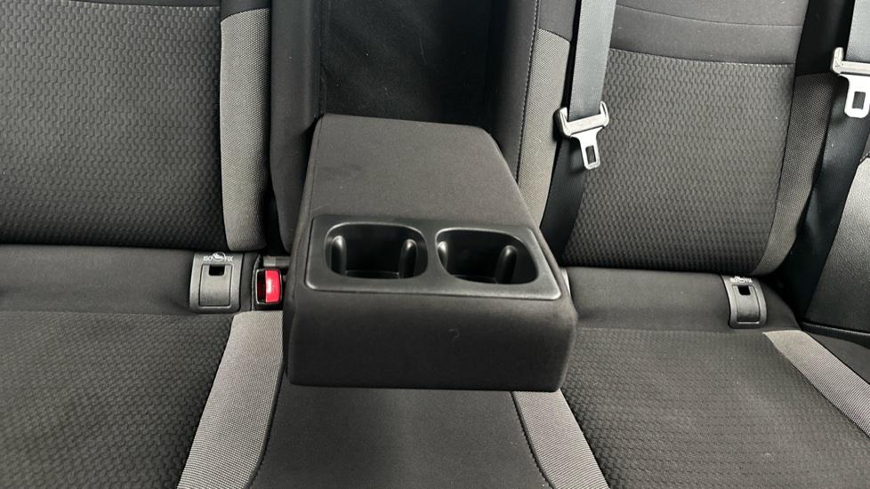 Rear Armrest/ Cup Holder