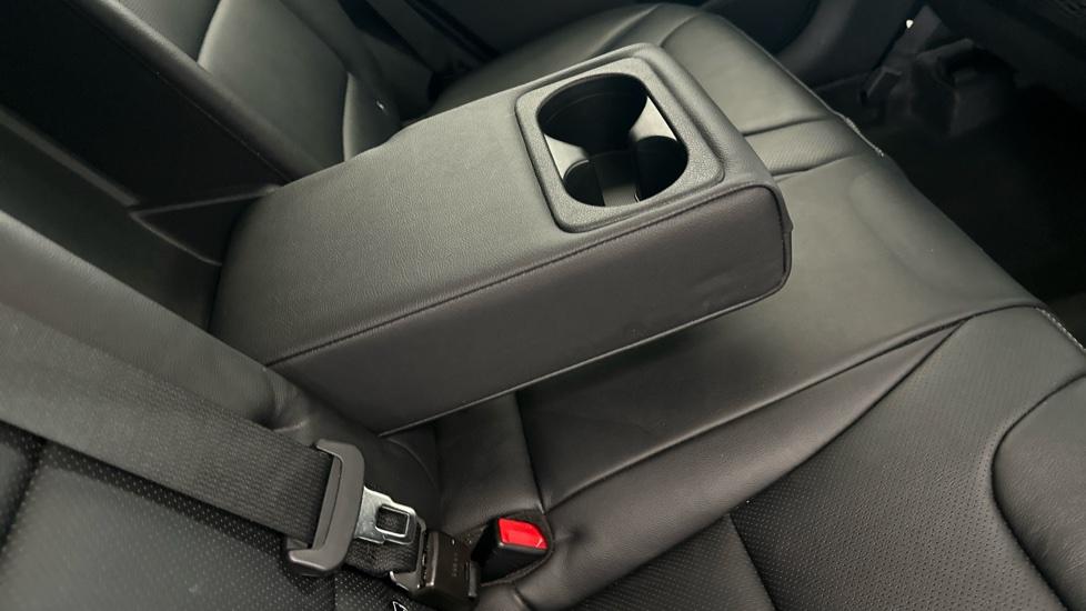 Rear Armrest/ Cup Holder