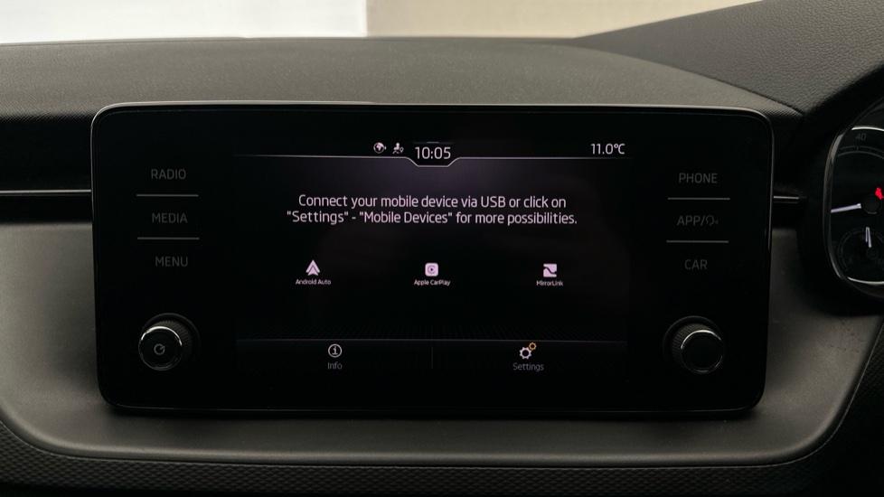 Apple Car Play & Android Auto