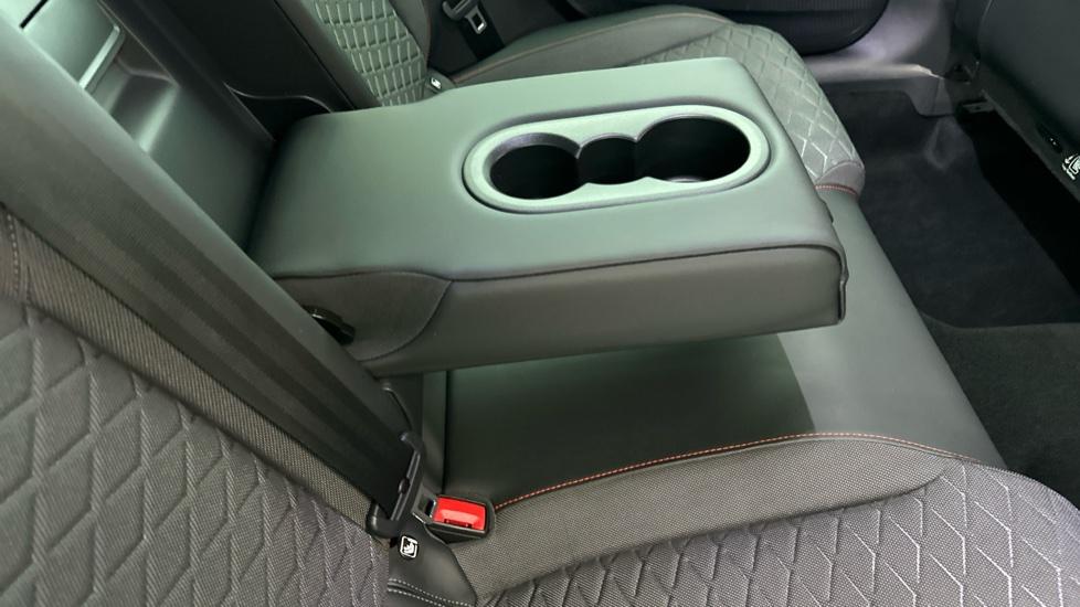 Rear Armrest/ Cup Holder