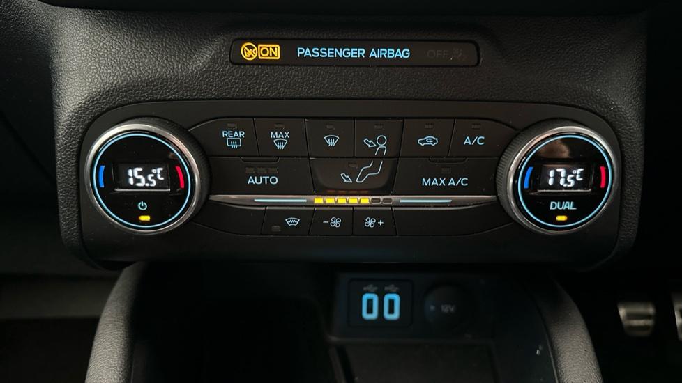 Air Conditioning /Dual Climate Control 