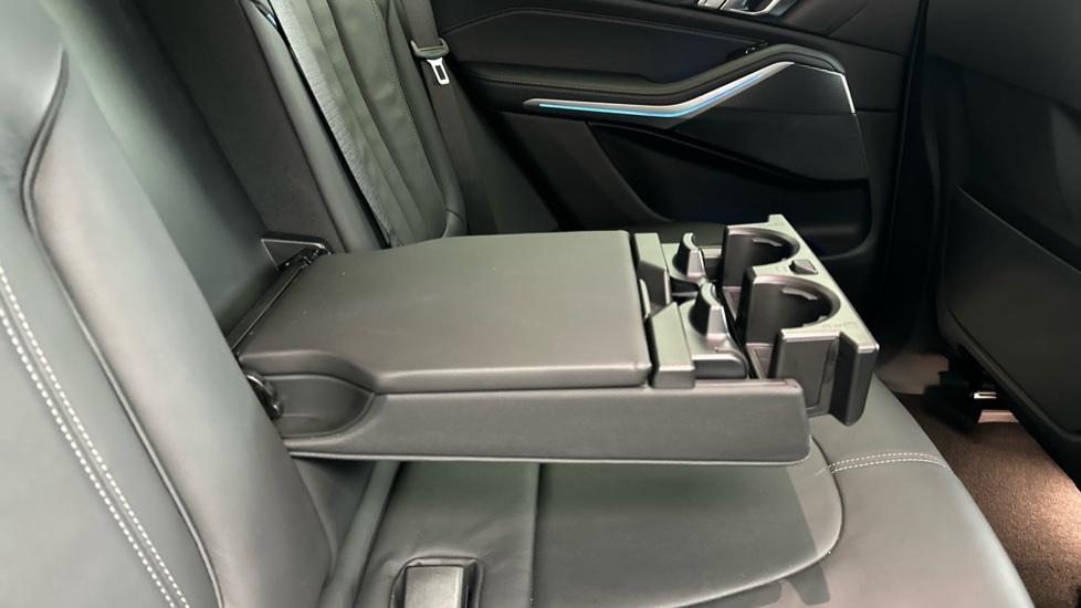 Rear Armrest/ Cup Holder