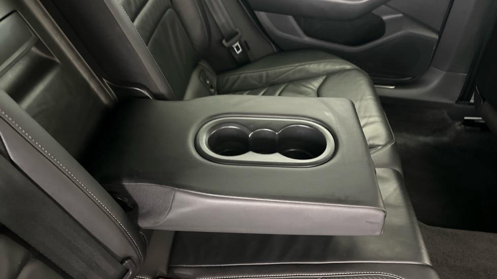 Rear Armrest/ Cup Holder