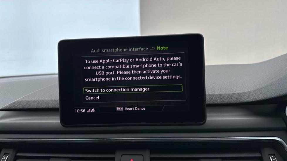 Apple CarPlay / Android Auto 