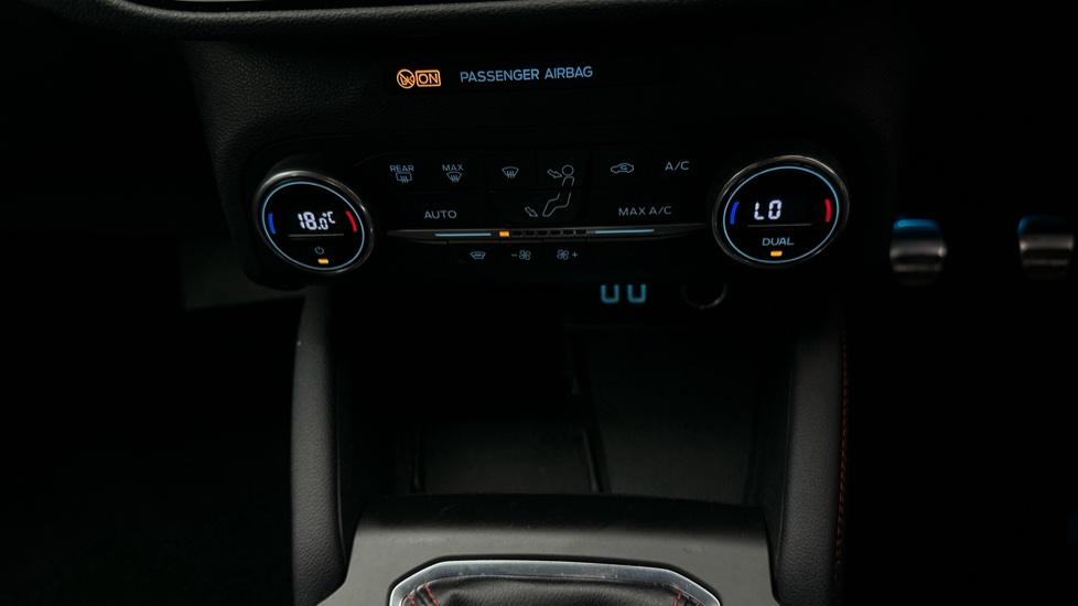 Air Conditioning /Dual Climate Control /Ambient Lighting 