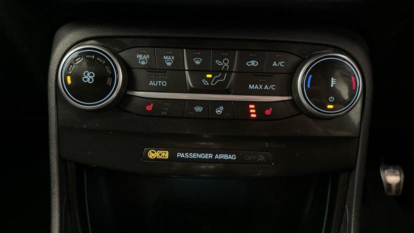 Air Conditioning /Heated Steering Wheel /Heated Seats 