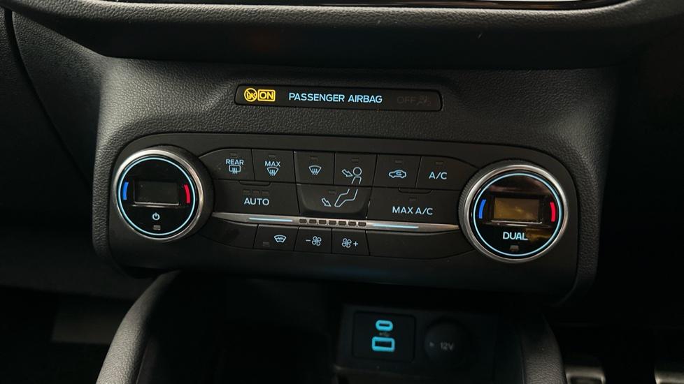 Air Conditioning /Dual Climate Control 