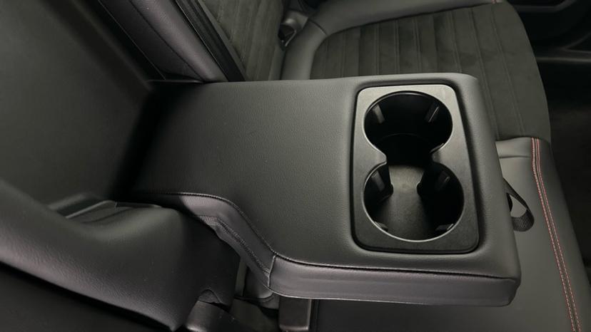 Rear Armrest/ Cup Holder