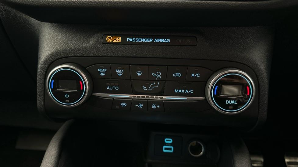 Air Conditioning /Dual Climate Control 