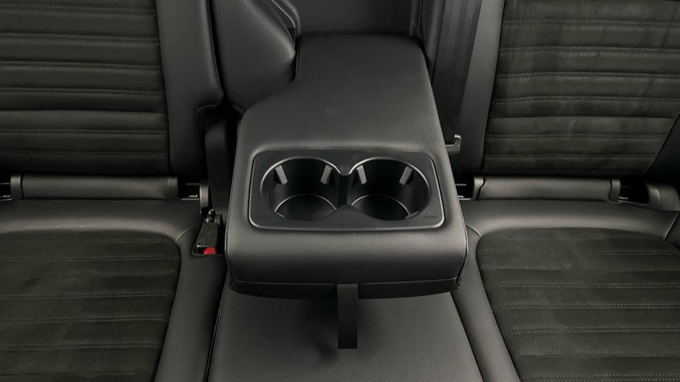 Rear Armrest/ Cup Holder