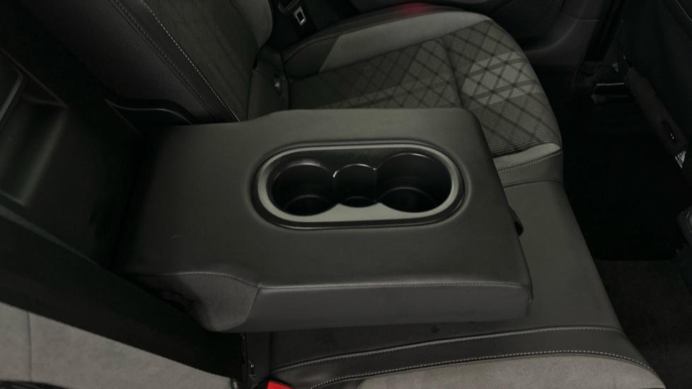 Rear Armrest/ Cup Holder