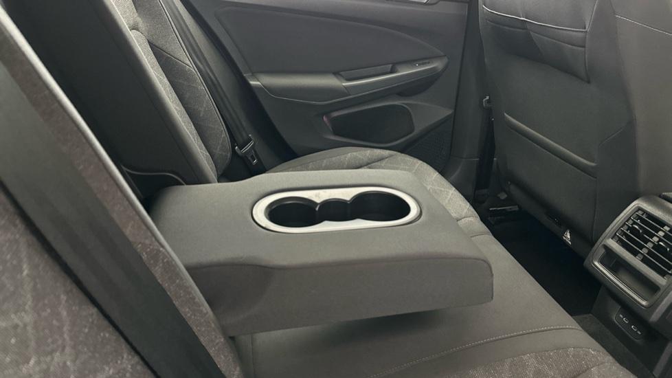 Rear Armrest/ Cup Holder