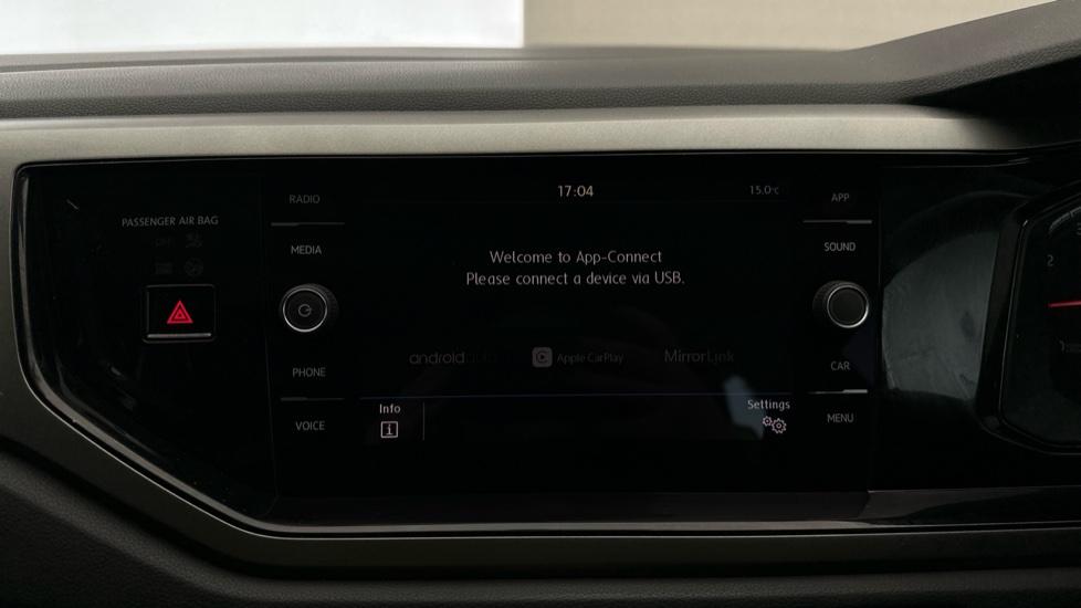 Apple Car Play & Android Auto