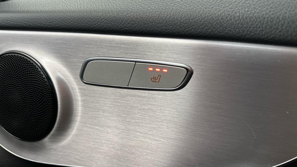 Heated Seats 