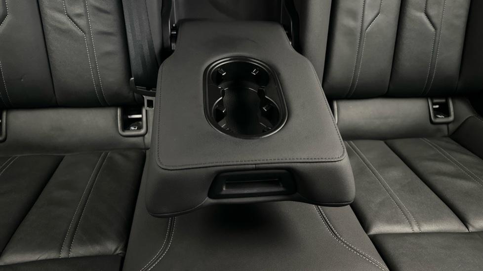 Rear Armrest/ Cup Holder