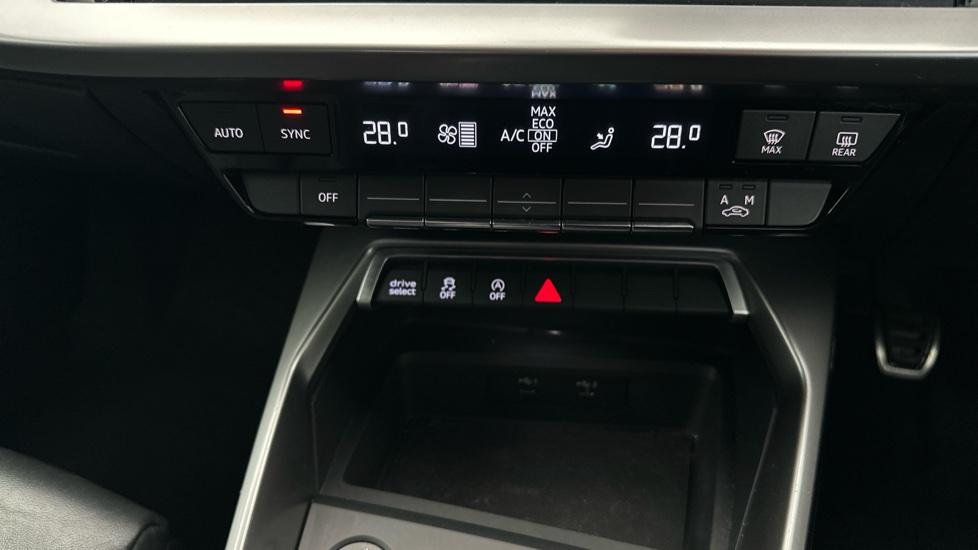 Air Conditioning /Dual Climate Control /Auto Stop/Start 