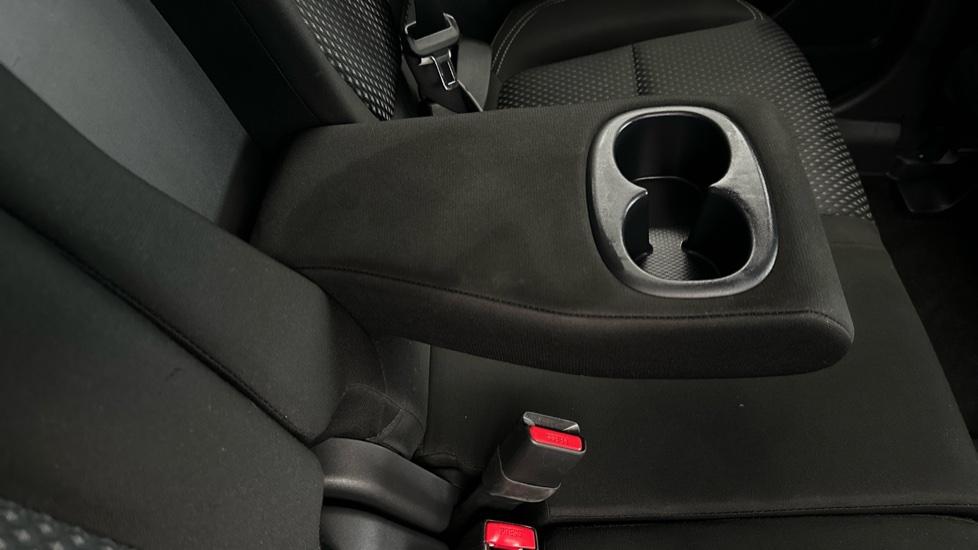 Rear Armrest/ Cup Holder