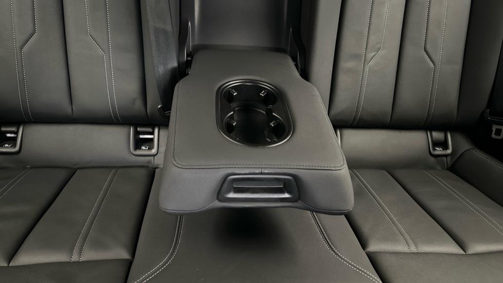 Rear Armrest/ Cup Holder