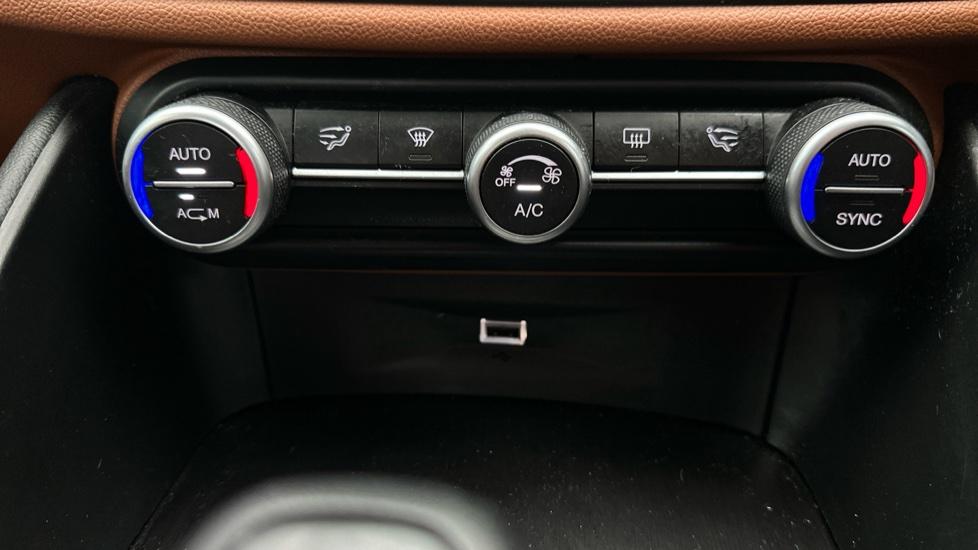 Air Conditioning /Dual Climate Control 