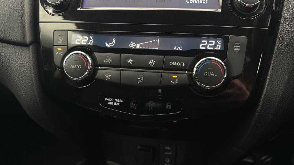 Dual Climate Control / Air Conditioning 