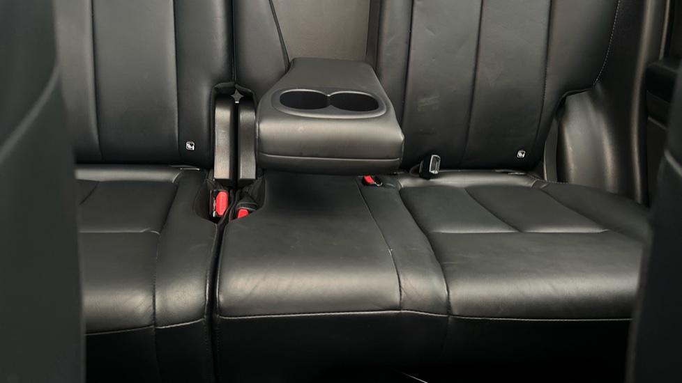 Rear Armrest/ Cup Holder