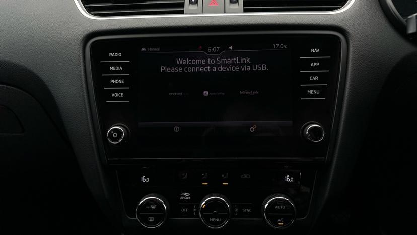 Apple Car Play & Android Auto